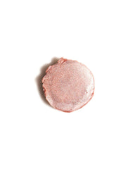 NINETEEN NINETY NINE Perla highlight blends easily for soft radiance.