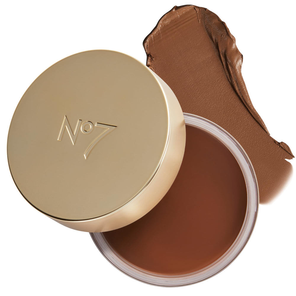 No7 Pro Artist Soft Glow Bronzer packaging close-up, compact and travel-ready.