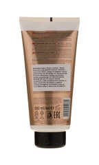 Numero Oat Mask on wet hair showing even distribution for smoothness