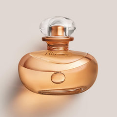 O Boticario Lily Lumiere packaging box communicates premium craftsmanship and anticipation of a refined experience