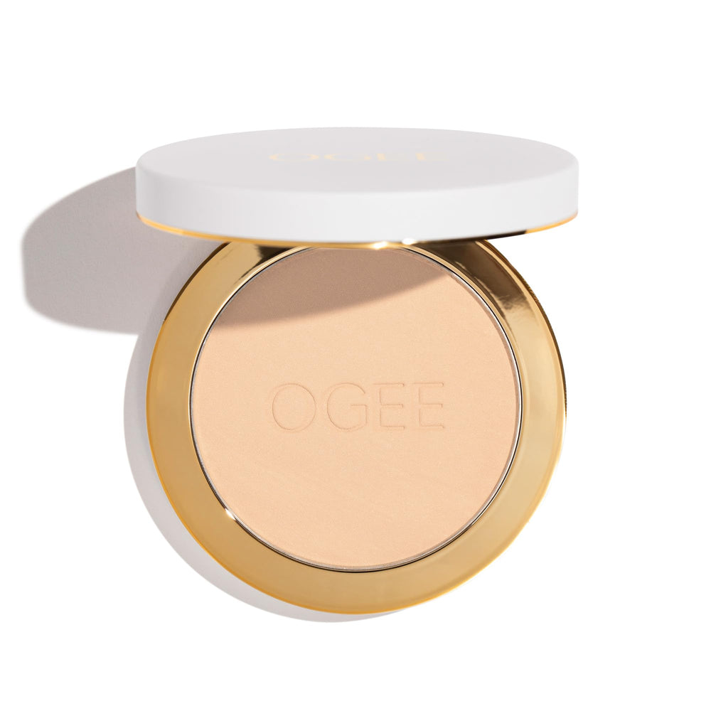 Ogee Sculpted Setting Powder Sand case, lightweight finish with shine control.