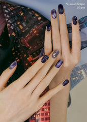 ohora Lunar Eclipse nail strips are easy to apply, ideal for beginners.