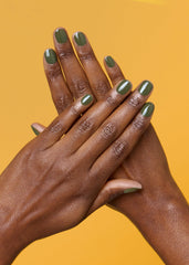Ohora N Cream Moss strips application shows smooth fit for natural nails and quick results.