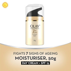 Creamy, fragrance-free texture of Olay Total Effects 7-in-1 Day Cream.