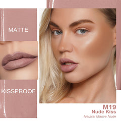 Oulac lipstick tube application swatch highlights rich pigmentation and even coverage