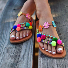 Outyua wedding party toe nails for a refined, coordinated look