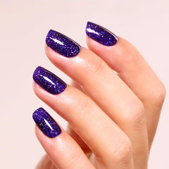 Ozzeal iridescent glitter nails design for everyday elegance
