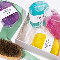 PEARLWORLD gift set includes storage bags for easy handling and travel