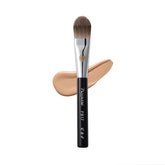 Piccasso FB17 foundation brush close-up shows soft bristles for a smooth base