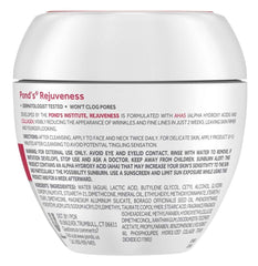 Pond's Rejuveness texture close-up a creamy formula for smooth, moisturized skin