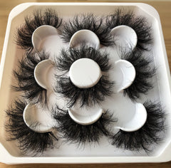 Pooplunch 5-pairs pack lashes on display, long-lasting evening glam.