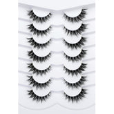 Pooplunch false eyelashes with invisible band for a natural cat-eye look.