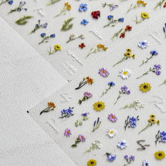 POWPOP summer design nails featuring daisies for vibrant manicures.