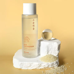 PRETTYSKIN riche en niacinamide et hyaluronate de sodium pour l'hydratation.