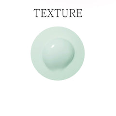 PRETTYSKIN Primer soft-focus finish shows pore-blurring for a refined look.