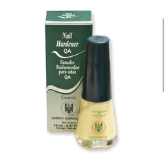 Química Alemana Nail Hardener bottle offers durable nails with a smooth, clear finish for daily wear.