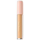 Rare Beauty Crème éclairante contour des yeux, emballage portable pour soin quotidien.