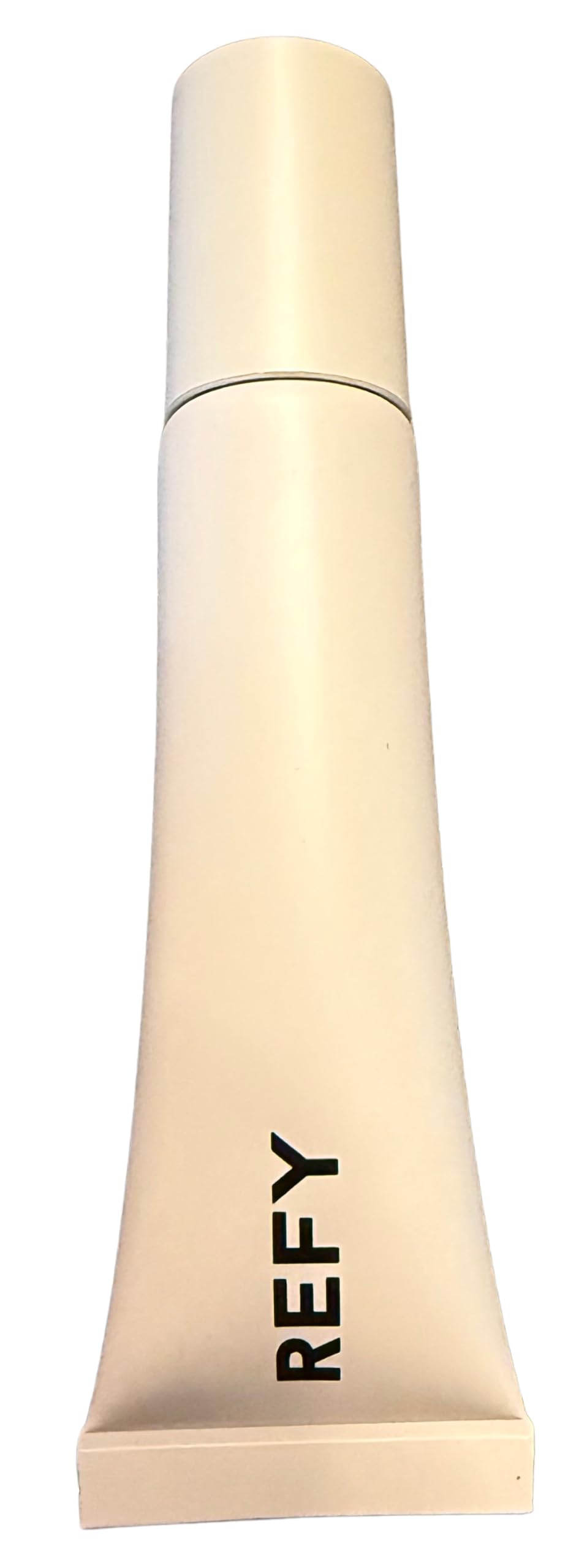 REFY Lip Gloss Rosewood with rosewood shine for a hydrating, high-gloss look.