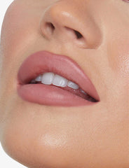 REFY Lip Sculpt Fawn provides long-wear definition through meals