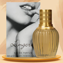Top notes of pear and black currant hint at a bright first impression.