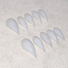 RIICFDD eagle claw nails showcase unique shape for standout looks.