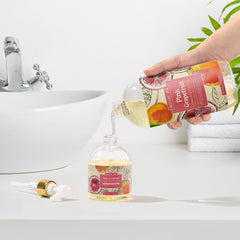 JOJOBA OIL enriched ROMIIE ZOI soap provides gentle moisture.