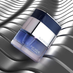 Rue Broca Theoreme spray mist demonstrates long-lasting projection in daily use.