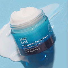 Close-up of gel texture from Sand & Sky for quick absorption.