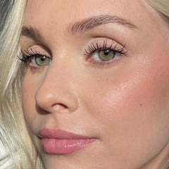 Sandstone Scandinavia Eyeshadow swatch highlights rich pigmentation and smooth blendability.