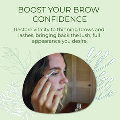 Sea-El Castor Lash & Brow Serum brush application close-up for precise use.