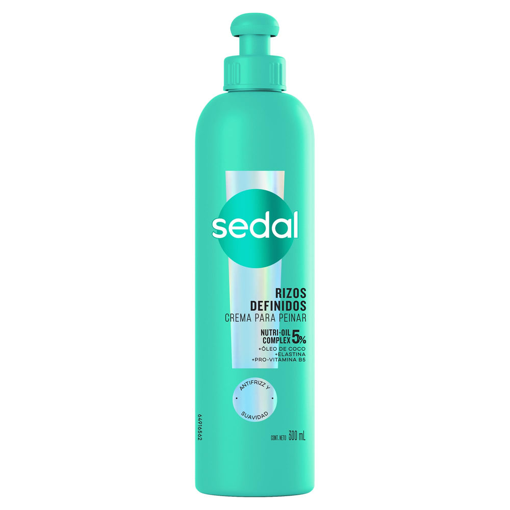 Sedal Defined Curls styling cream bottle close-up for defined, frizz-free curls.