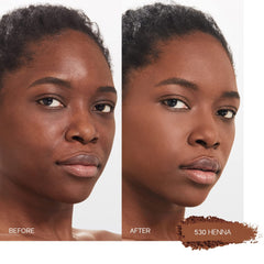 Open and close view of Shiseido Synchro Skin compact with smooth texture.