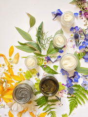 Skincando Miracle Moisturizer Cream ingredients graphic features apricot kernel oil and grapefruit seed extract.