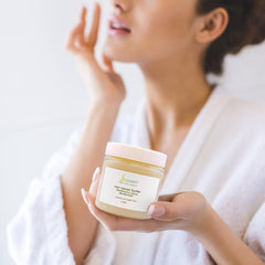 Soapeauty Cocoa Butter raw block highlighting rich texture for moisturizing skin