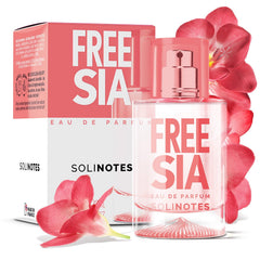 Solinotes Freesia bottle close-up showing clear glass and elegant label for daily freshness