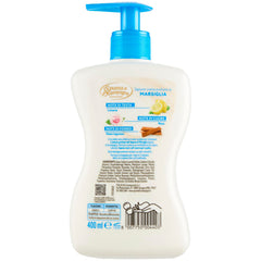 Creamy foam texture from Spuma di Sciampagna Marsiglia for gentle cleansing.