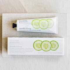 Cucumber-honey handcreme texture showing thick, luxurious moisture.