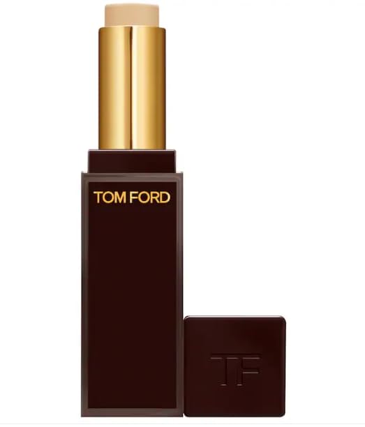 Tom Ford Traceless Soft Matt Concealer 7N0 Almond delivers natural matte coverage.