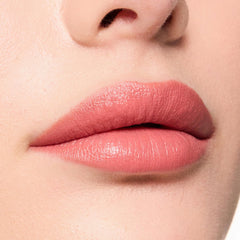 Trish McEvoy Easy Lip Color Gentle provides hydration with nourishing oils