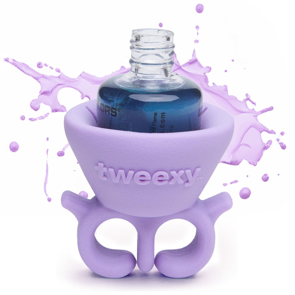 Tweexy Wearable Nail Polish Holder Ring in Lilac Dreams for precise application.