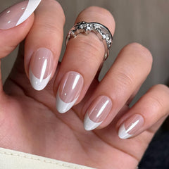 UNA GELLA soft gel nails show natural, flexible fit and smooth cuticle line