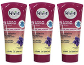 Veet fast-acting gel cream bottle, quick hair removal for smooth skin.