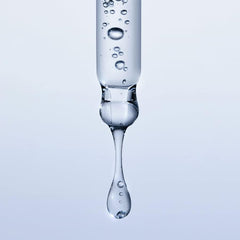 Versed Moisture Maker, acide polyglutamique actif, hydratation durable et peau repulpée.