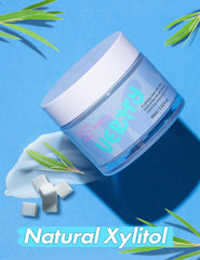 Close-up of cream texture shows a light gel-cream feel that absorbs quickly.