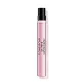 Viktor&Rolf Flowerbomb Extreme bottle closeup highlighting bold florals for confident wear.