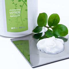 Vitabath Original Spring Green lotion application highlights fast-absorbing, non-greasy hydration.