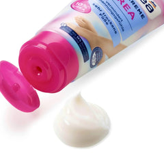 Volans Balea Urea Foot Cream texture close-up shows creamy hydration for feet.