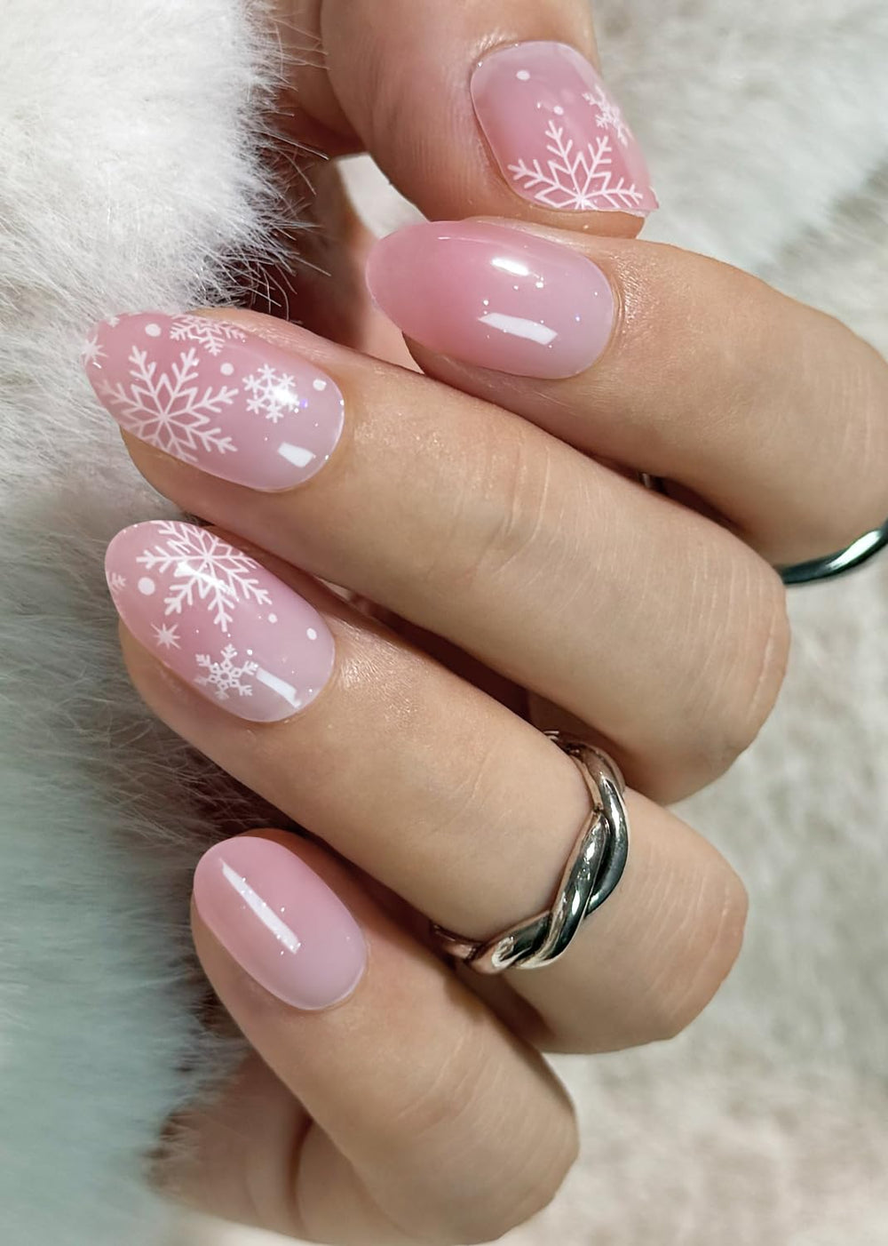 Wahrshei Snowflake pink gradient gel nail strips for quick at-home salon look