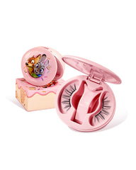 WOSADO Zootopia1 applicator in action for precise lash placement.