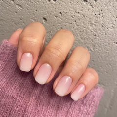 XCREANDO Ombre Pink Press-On Nails Short Square with gradient finish for versatile styling.